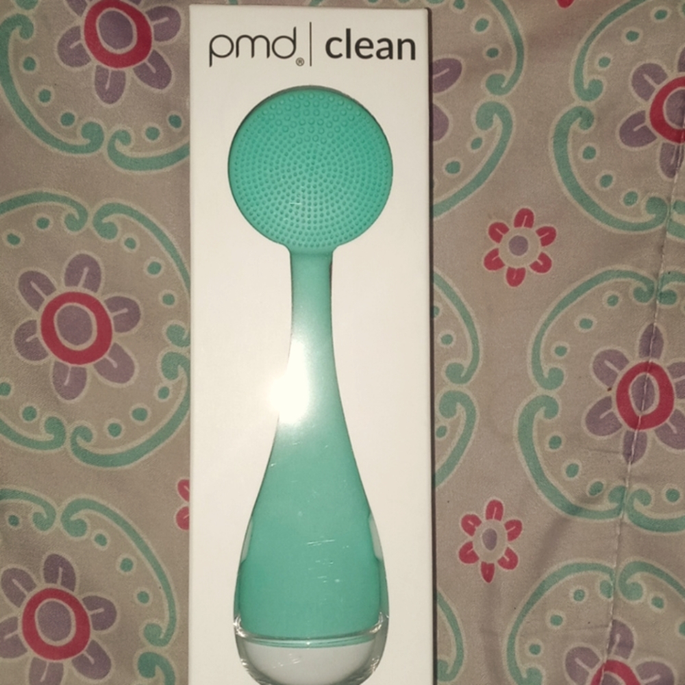 pmd clean Smart facial cleansing device